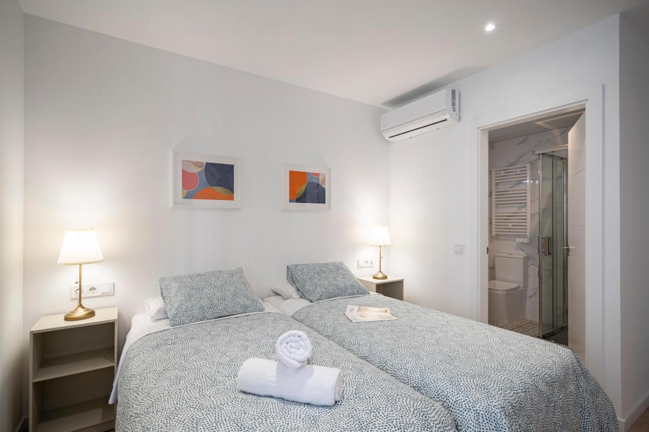 Room Plaza Espana Мадрид Экстерьер фото