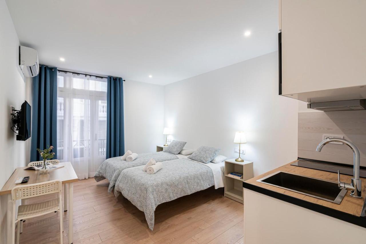 Room Plaza Espana Мадрид Экстерьер фото