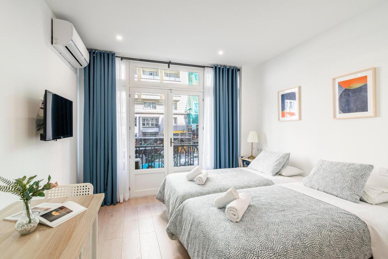 Room Plaza Espana Мадрид Экстерьер фото