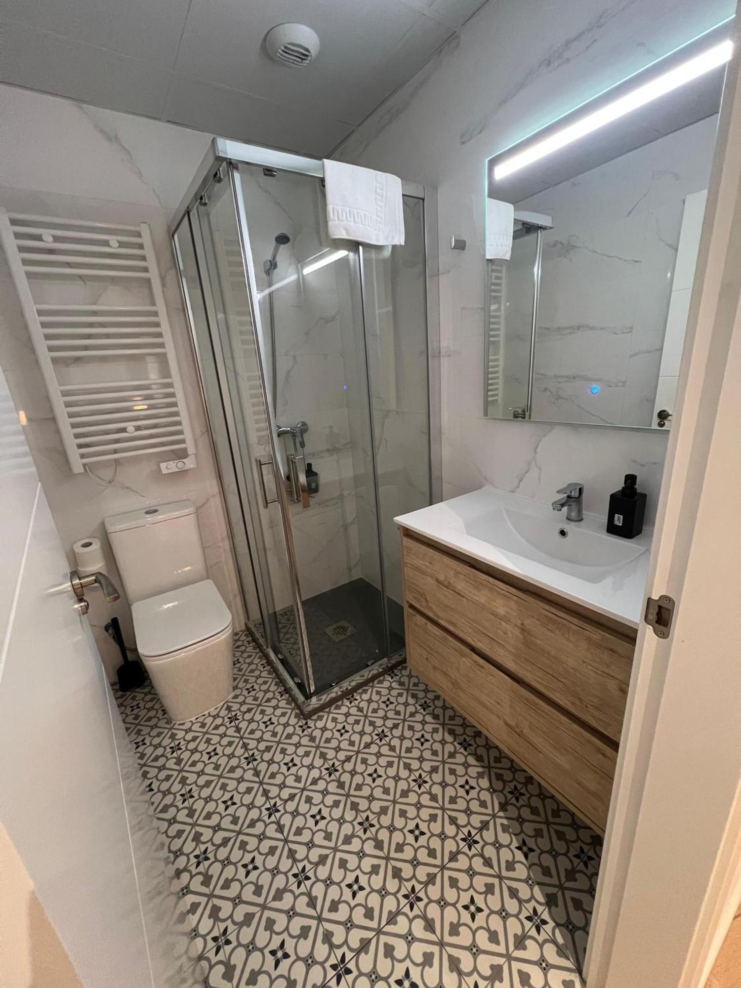 Room Plaza Espana Мадрид Экстерьер фото